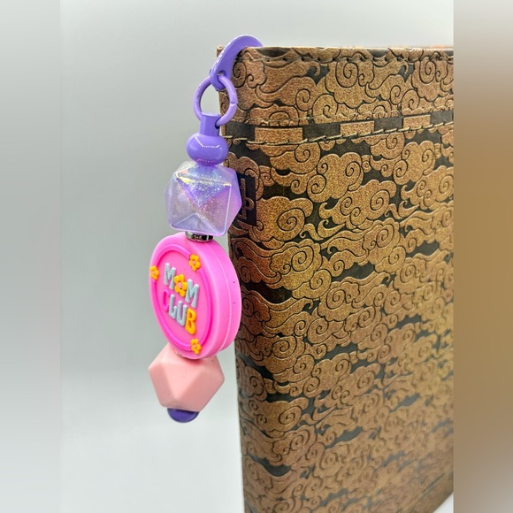 Mom Club Bookmark - Picture 4 of 4